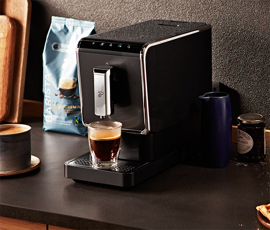 Plnoautomatický kávovar Esperto Caffè, antracitový + 1kg kávy Barista pro  držitele TchiboCard* 636174 z e-shopu Tchibo.cz