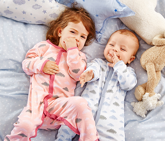 Pyžama pro kojence, 2 ks, růžové a bílé 328816 z e-shopu Tchibo.cz