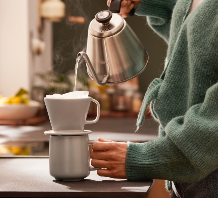Ruční příprava kávy: od konvic až po filtry